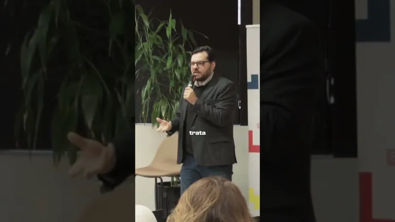 Pessoas conectam com pessoas, e não com logos.